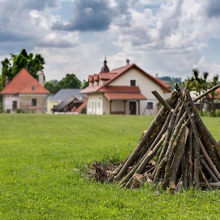 Villa Lypche Besenova Luaran gambar