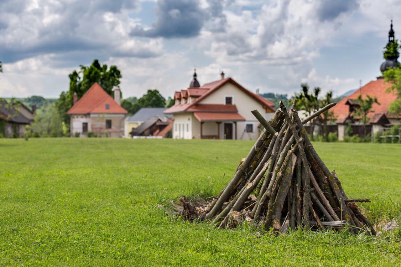 Villa Lypche Besenova Luaran gambar